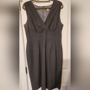 Like new Banana Republic sheath dress 14T